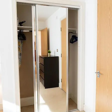 Two Bed - Parking - City Centre - Netflix - 81um *